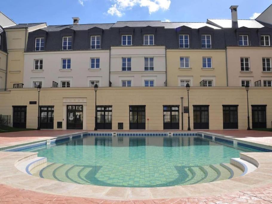 Disneyland Deluxe Flat, Outside Pool, Climatisation, 1 Min To Disney Parks Serris Dış mekan fotoğraf